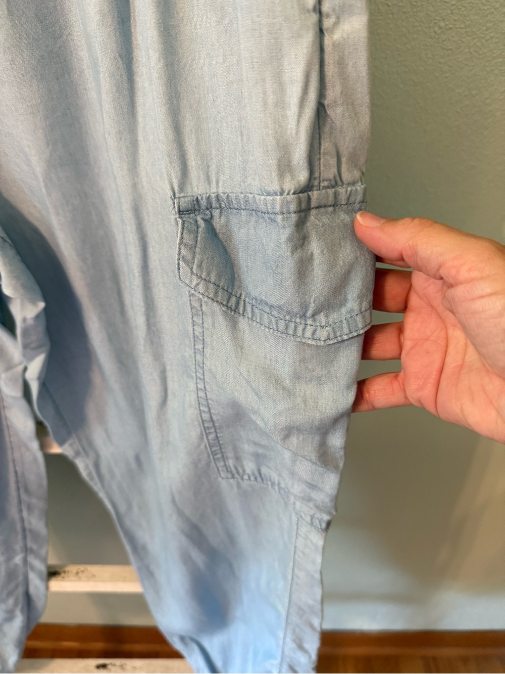 Aerie Chambray Flowy Women's Elastic Waist Cargo Jogger Size L - Picture 4 of 10